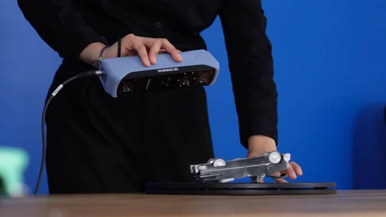 AESUB sprey uygulanmış nesneyi 3D tarayıcıyla tarama